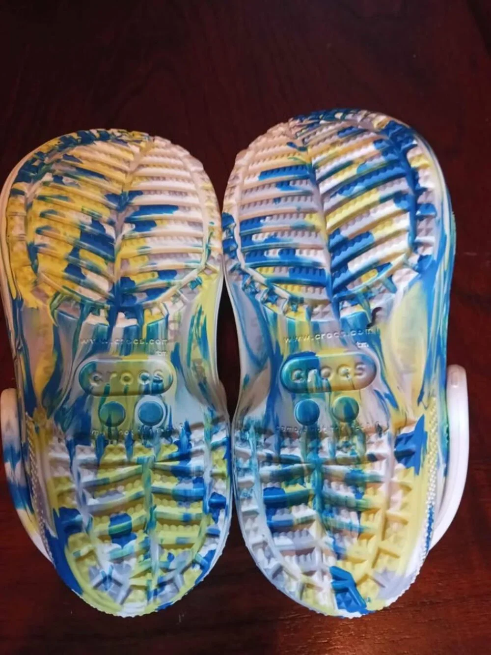 Crocs Classic Marbled Clogs Size 7C Blue & Yellow *SH1